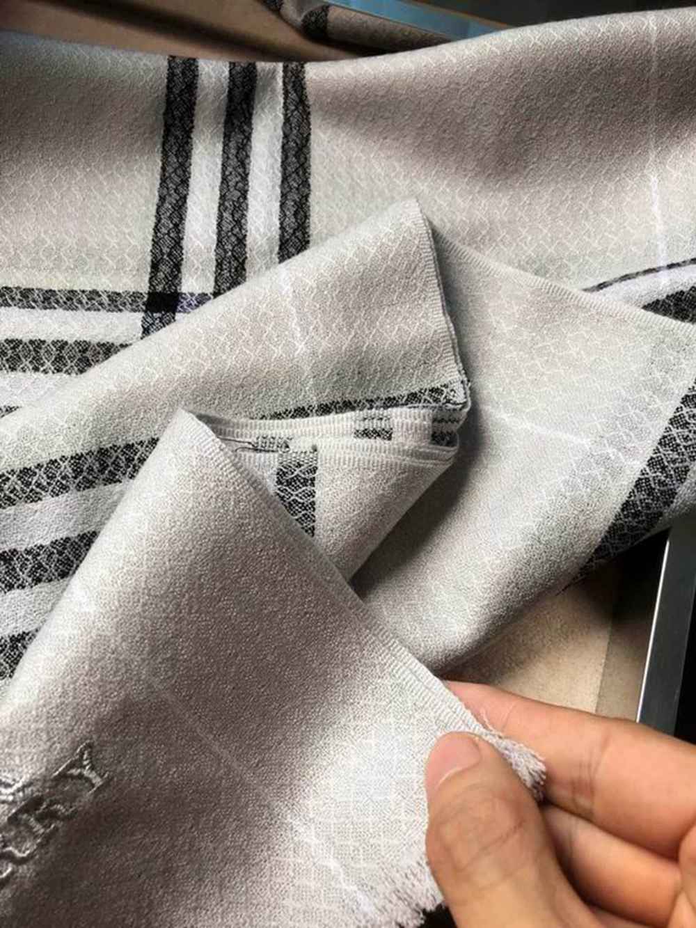 Bv*b*rry Scarf
